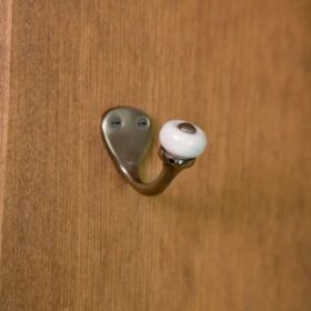 CLOTH HOOK