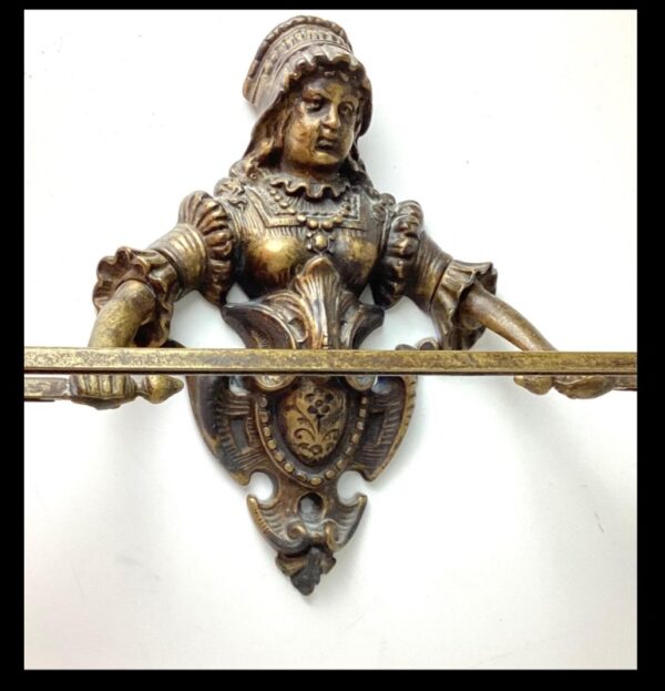 MADAM TOWEL HOLDER BRASS