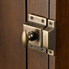 PLANE CABINET LATCH