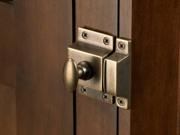 PLANE CABINET LATCH