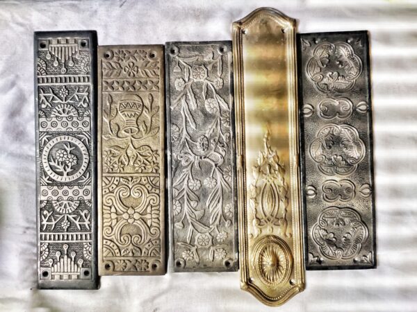 FINGER DOOR PLATE