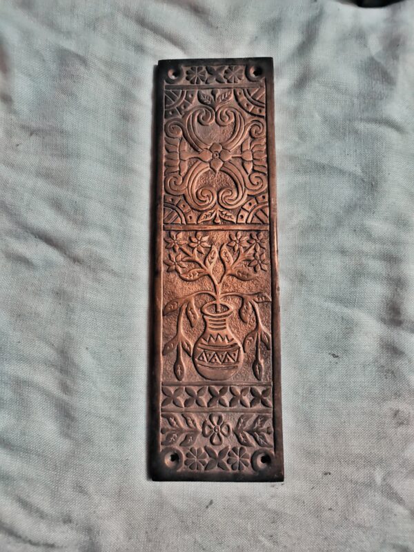 FINGER DOOR PLATE