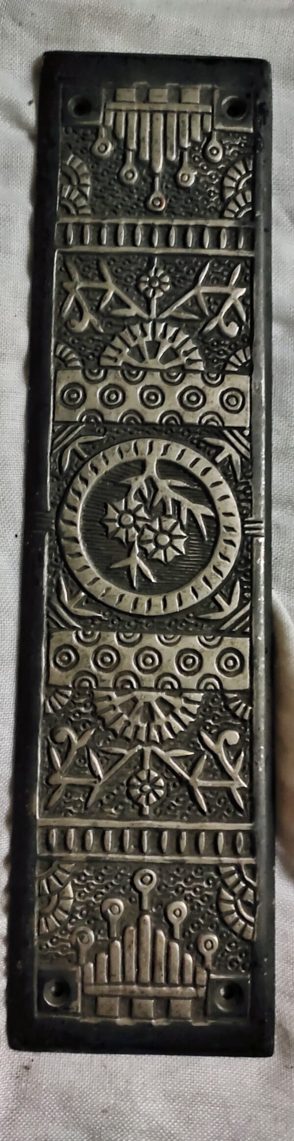 FINGER DOOR PLATE - Image 2